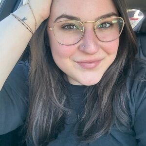 Meet your Posher, Gabriella